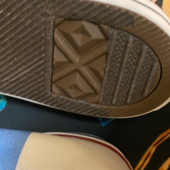 Converse in a mens  US 12 - Picture 2 of 9